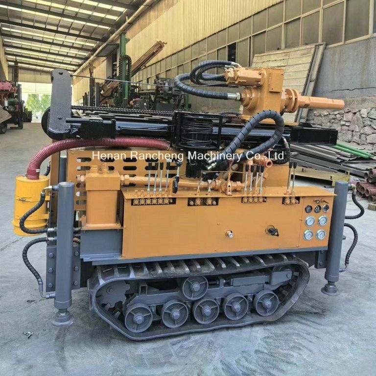 150m Głębokość Hydraulic Water Well Drilling Machine 90-300mm średnica z 12T siłą podnoszącą