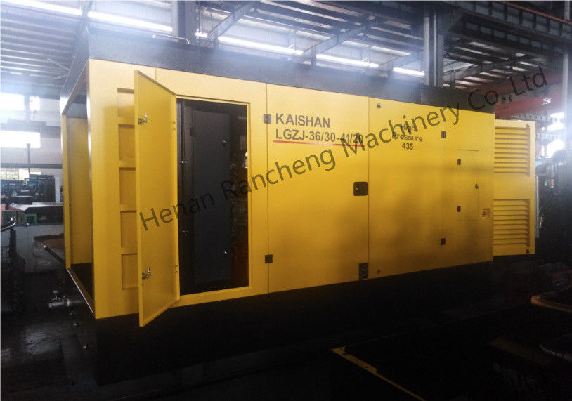 Kompresor powietrza o przenośnej śrubie o mocy 30 barów z silnikiem Cu-mmins o mocy 550 KM do głębokich studni