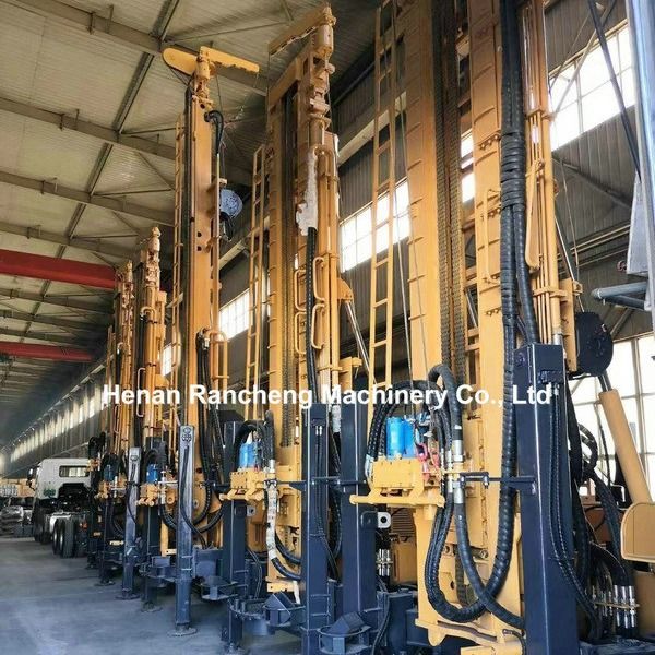 RCF700C Wielofunkcyjna maszyna wiertnicza 700 metrów Crawler Mounted Mobile Water Well Drilling Rig