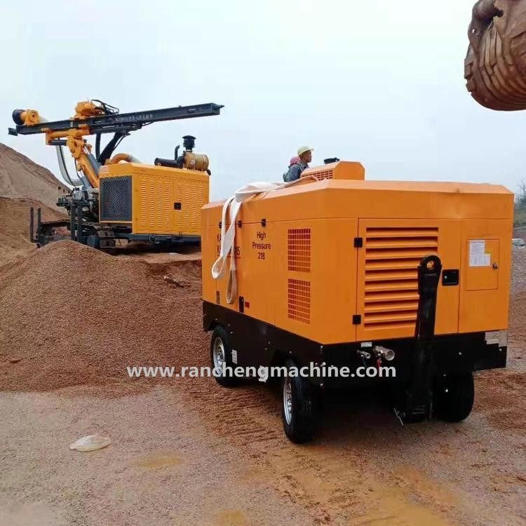 Przenośny kompresor powietrza z śrubą Diesla o masie 1400 kg 55 kW dla ciśnienia roboczego 8 barów
