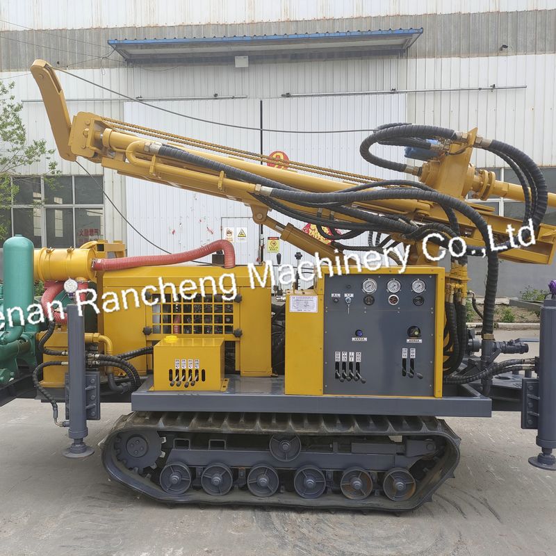 Rodzaj crawler Hydraulic Water Well Drilling Rig dla 3500-3800Nm Max Torque Of Rotary