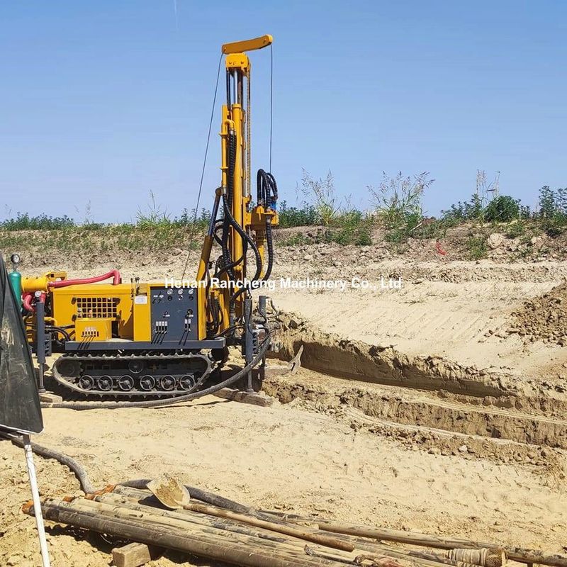 Rodzaj crawler Hydraulic Water Well Drilling Rig dla 3500-3800Nm Max Torque Of Rotary