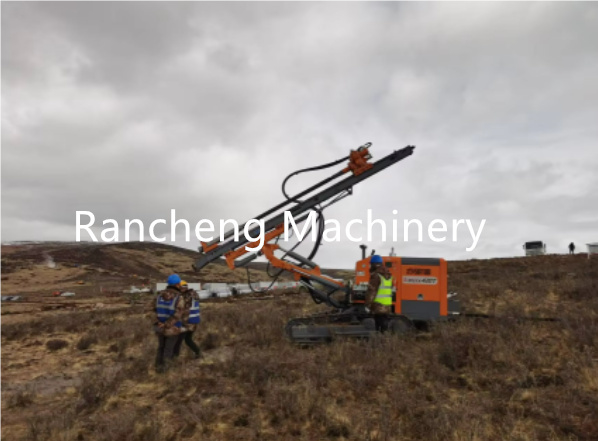 Hydraulic Surface Down-The-Hole Separated (DTH) Drilling Rig For Open-Pit Mining