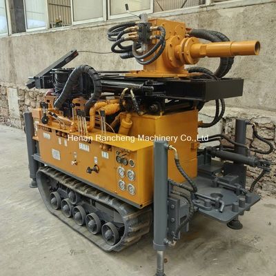 150m Głębokość Hydraulic Water Well Drilling Machine 90-300mm średnica z 12T siłą podnoszącą